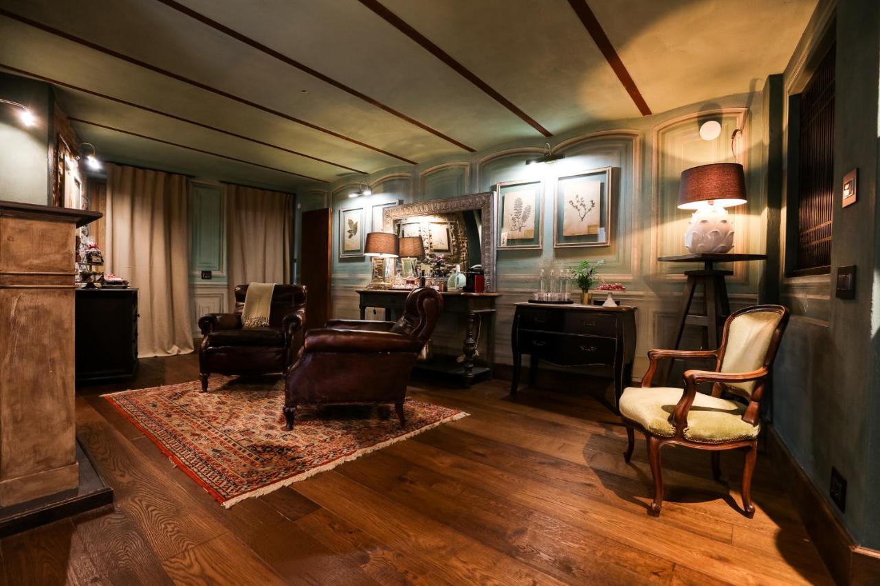 La Piazzetta Degli Artisti - Boutique B&B Bossolasco エクステリア 写真