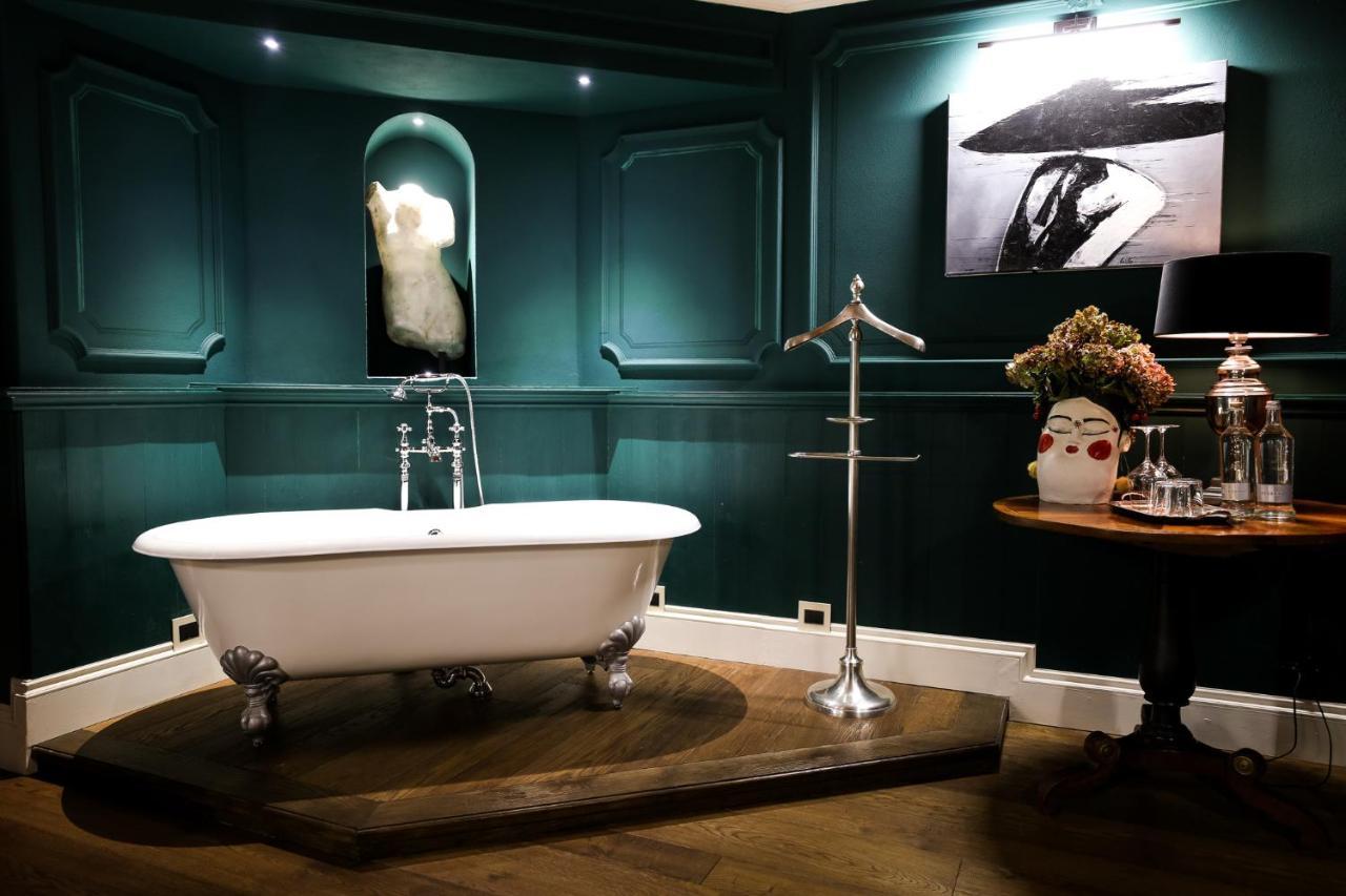 La Piazzetta Degli Artisti - Boutique B&B Bossolasco エクステリア 写真