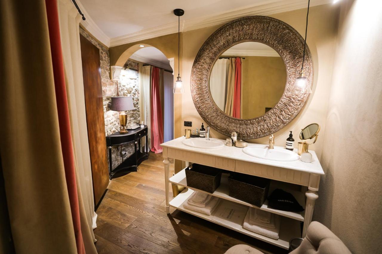 La Piazzetta Degli Artisti - Boutique B&B Bossolasco エクステリア 写真