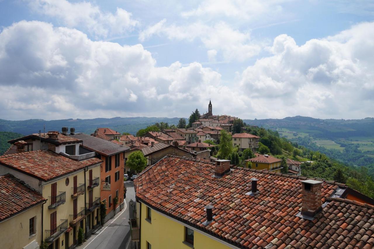 La Piazzetta Degli Artisti - Boutique B&B Bossolasco エクステリア 写真