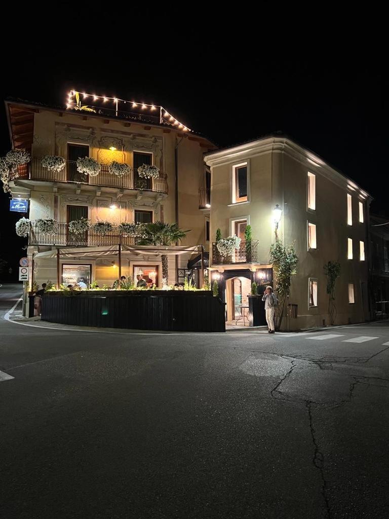 La Piazzetta Degli Artisti - Boutique B&B Bossolasco エクステリア 写真